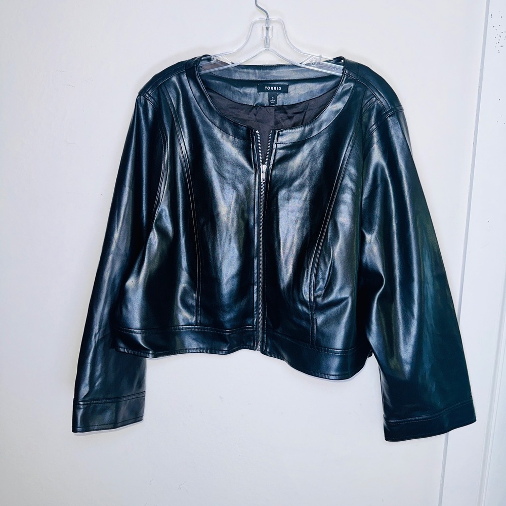 Torrid Black Faux Leather Cropped Jacket Collarless Zip Front Plus Size 3 3X
